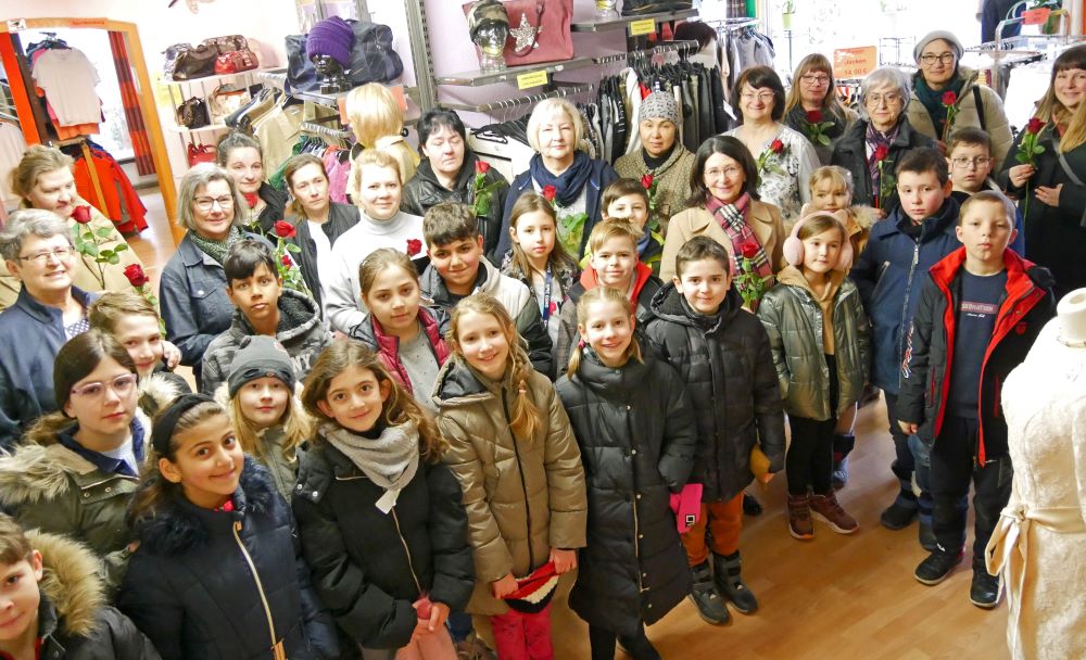 Stadt Gunzenhausen — Fair-Trade-Rosen für starke Frauen