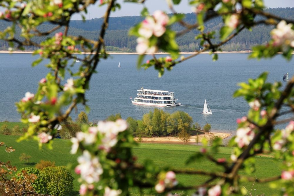 MS Brombachsee bei den ersten Frühlingsfahrten
