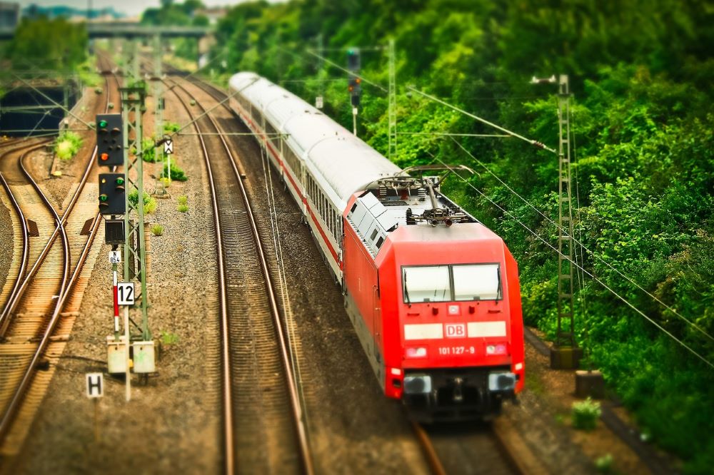 railroad-1491713_1280