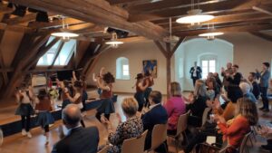 Die Showtanzgruppe der Karnevalsgesellschaft sorgte für eine ausgelassen Stimmung. Foto: Stadt Treuchtlingen/ Marina Stoll