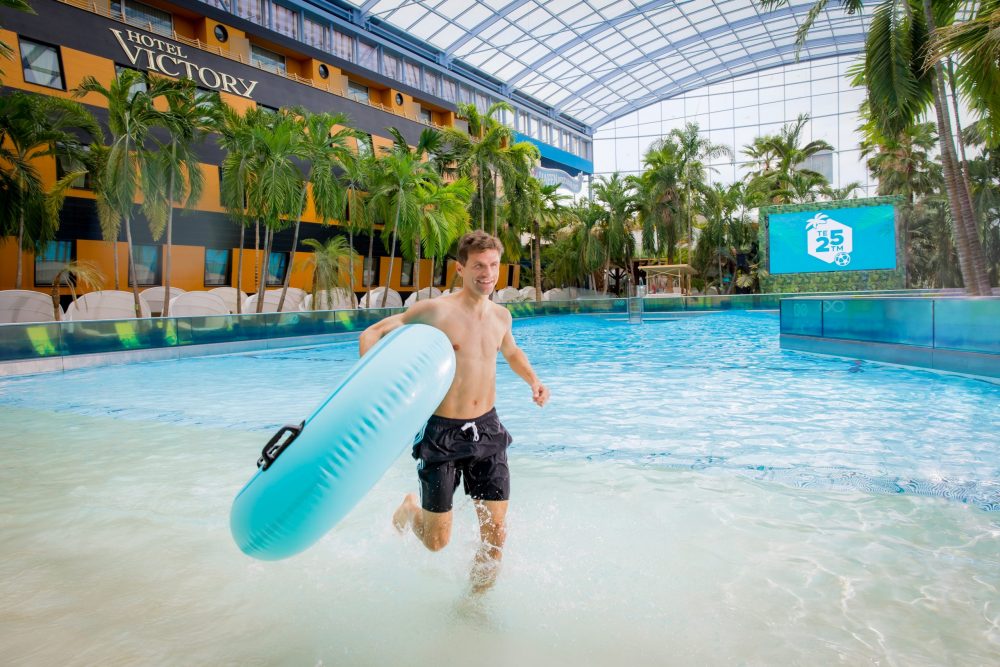 25: meine Nummer, meine Therme ‑Thomas Müller als neuer Markenbotschafter der Therme Erding