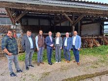 Politiker informierten sich über Stallneubau am Müßighof
