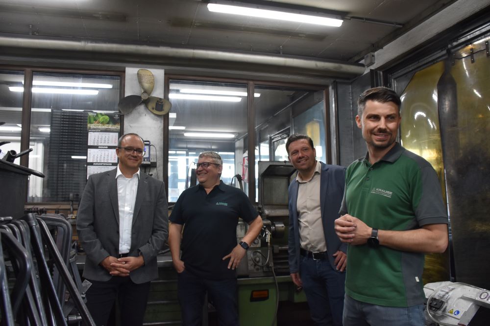 Nr. 2024_135 Guss nach Maß – Landrat Manuel Westphal zu Besuch bei Krause-Präzisions-Kokillenguss GmbH