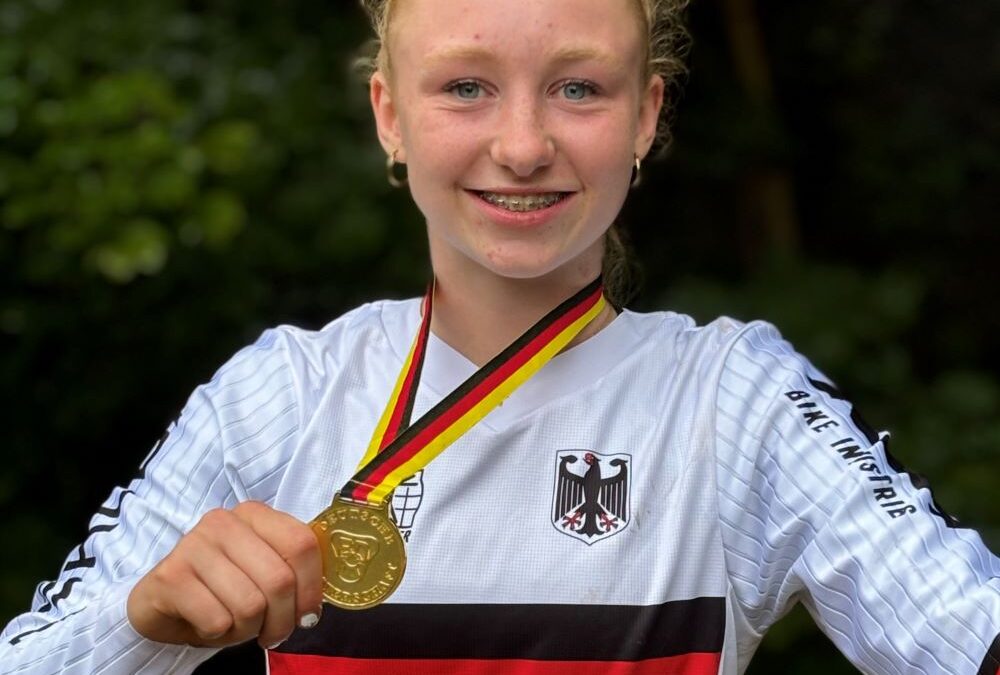 Ellinger Juniorin wird Deutsche Meisterin im Downhill Mountainbike-Sport