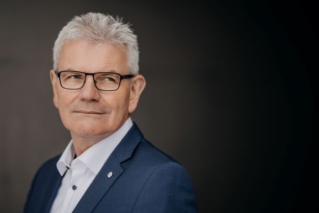 202010021120__5TK4523_a