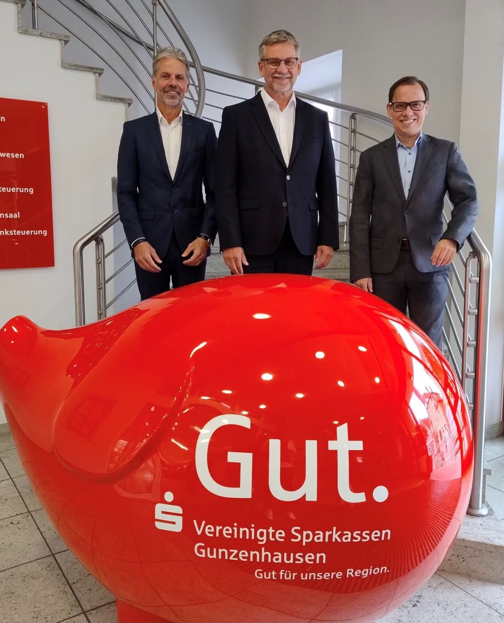 Vorstände + Bürgermeister mit Gudrun. zugeschnittenjpg