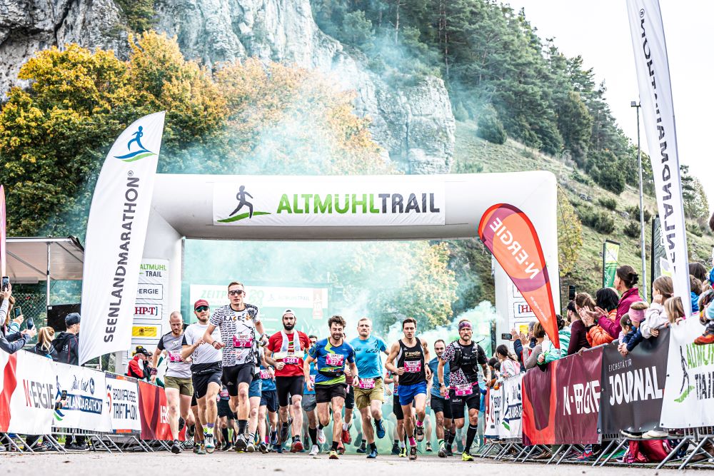 Der Altmühltrail in Dollnstein war mit 700 Trailrunnern und Wanderfreunden aus ganz Deutschland erneut komplett ausgebucht.