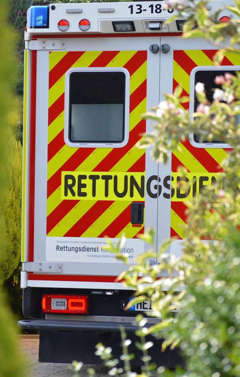 rescue-service-7415928_1280