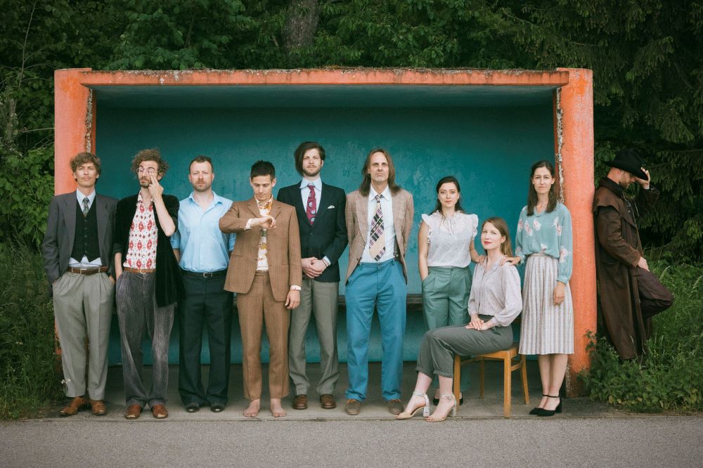 Mit Silberfischorchester und neuem Album „Nehmts mi mit“