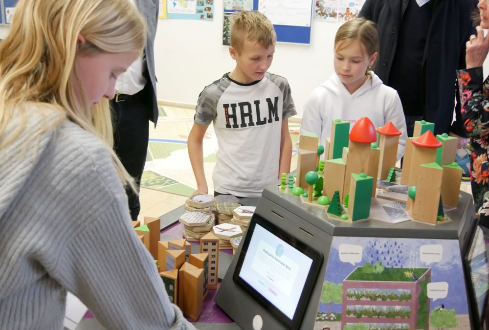 Die Umwelt begreifen – Interaktive Wanderausstellung zu Gast in der Grundschule Süd Gunzenhausen
