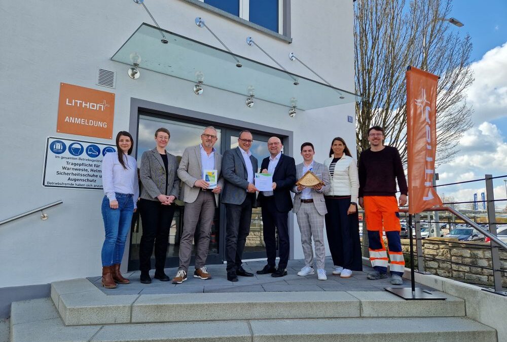 Umwelt- und Klimapakt Bayern: Urkundenübergabe an Lithonplus in Gunzenhausen