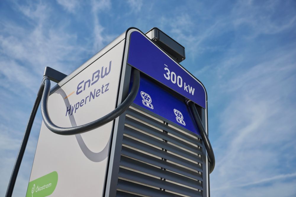 Neuer Schnellladestandort für Elektroautos in Thalmässing bei REWE