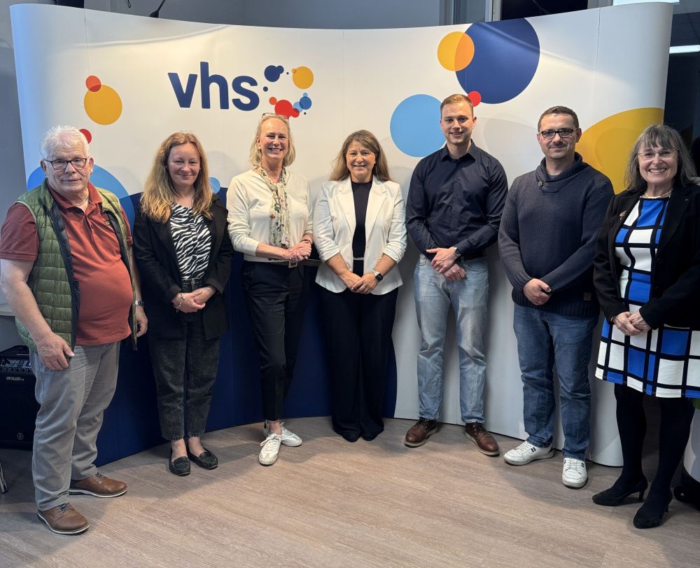 PM 22.05.25 Neuer Vorstand vhs Gunzenhausen 2025