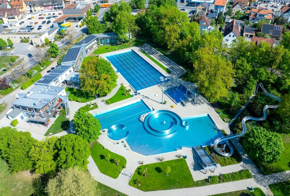 Ferienstart im Freizeitbad Roth — Freier Eintritt für alle mit einer Eins oder Zwei!