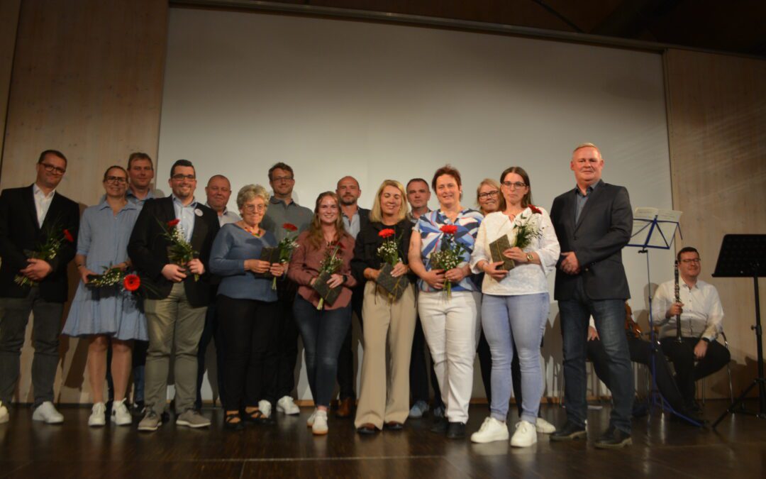 Gemeinde Muhr am See ehrt verdiente Bürger beim Maiempfang