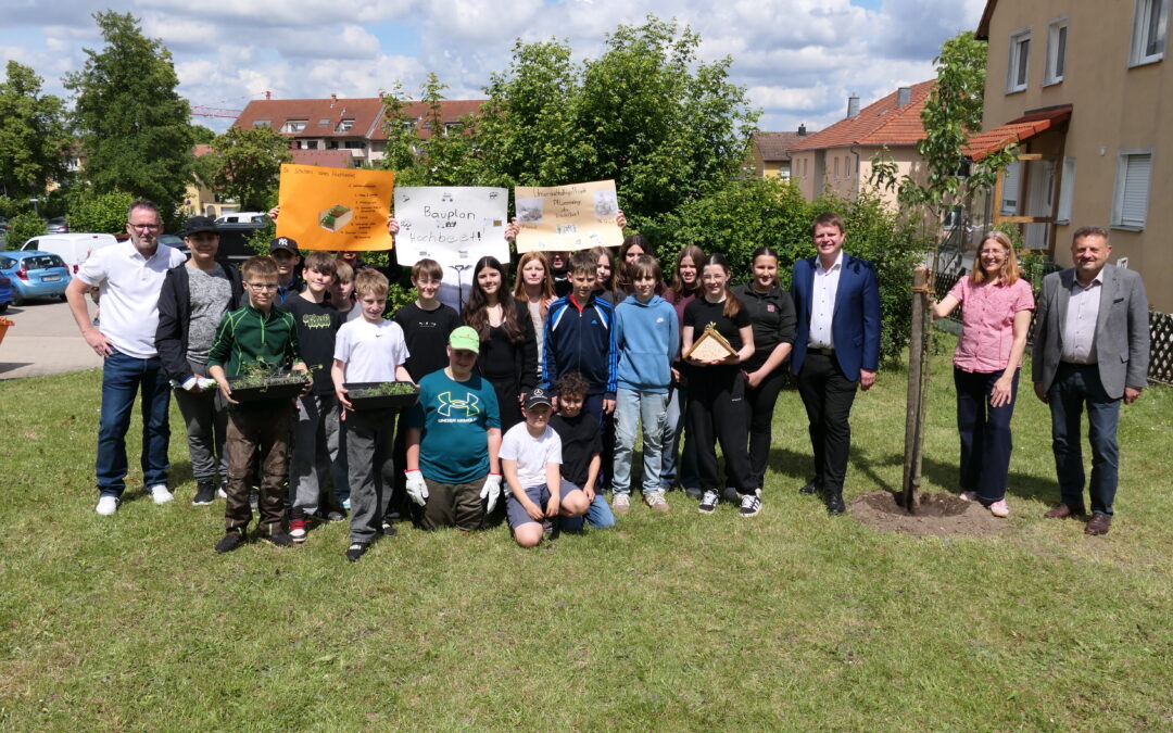 Spatenstich für den Schulobstgarten der Wirtschaftsschule Gunzenhausen