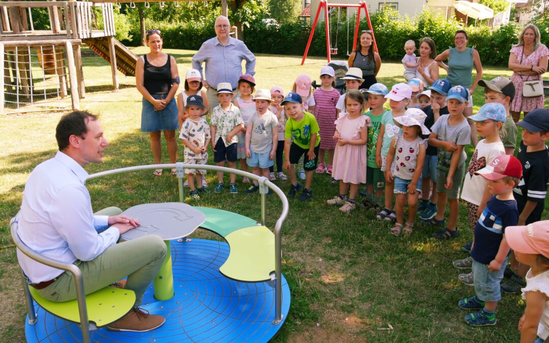 Ein Kinderkarussell für den Unterwurmbacher Spielplatz