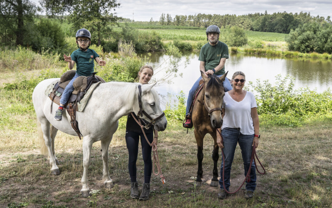 Tierisch gute Kollegen: Zu Besuch beim therapeutischen Reiten in Neuendettelsau