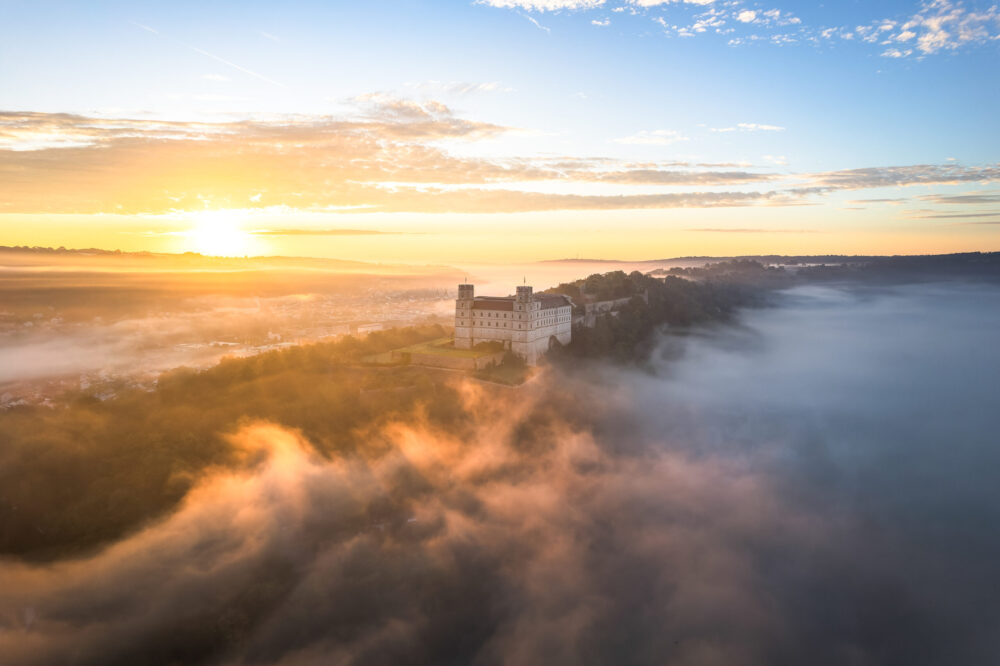 Willibaldsburg im Nebel 3‑_edited